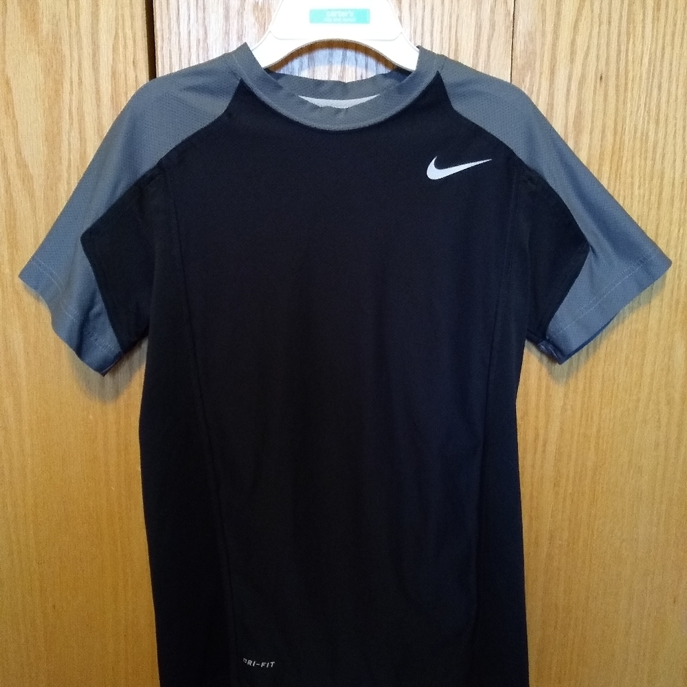 Nike tshirt